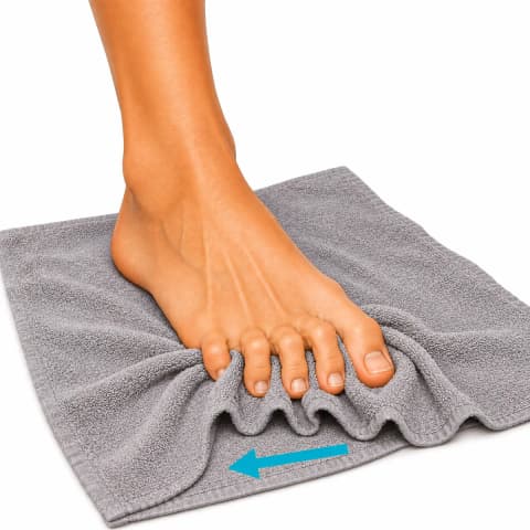 Towel Scrunches exercise illustration